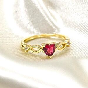 Royal Minimalist Heart Ring